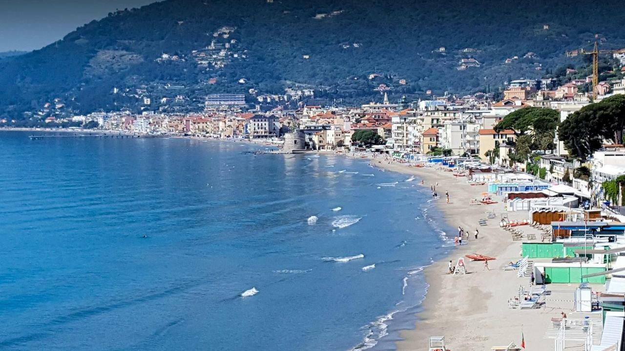 Top Relax Apartment Alassio Exterior photo
